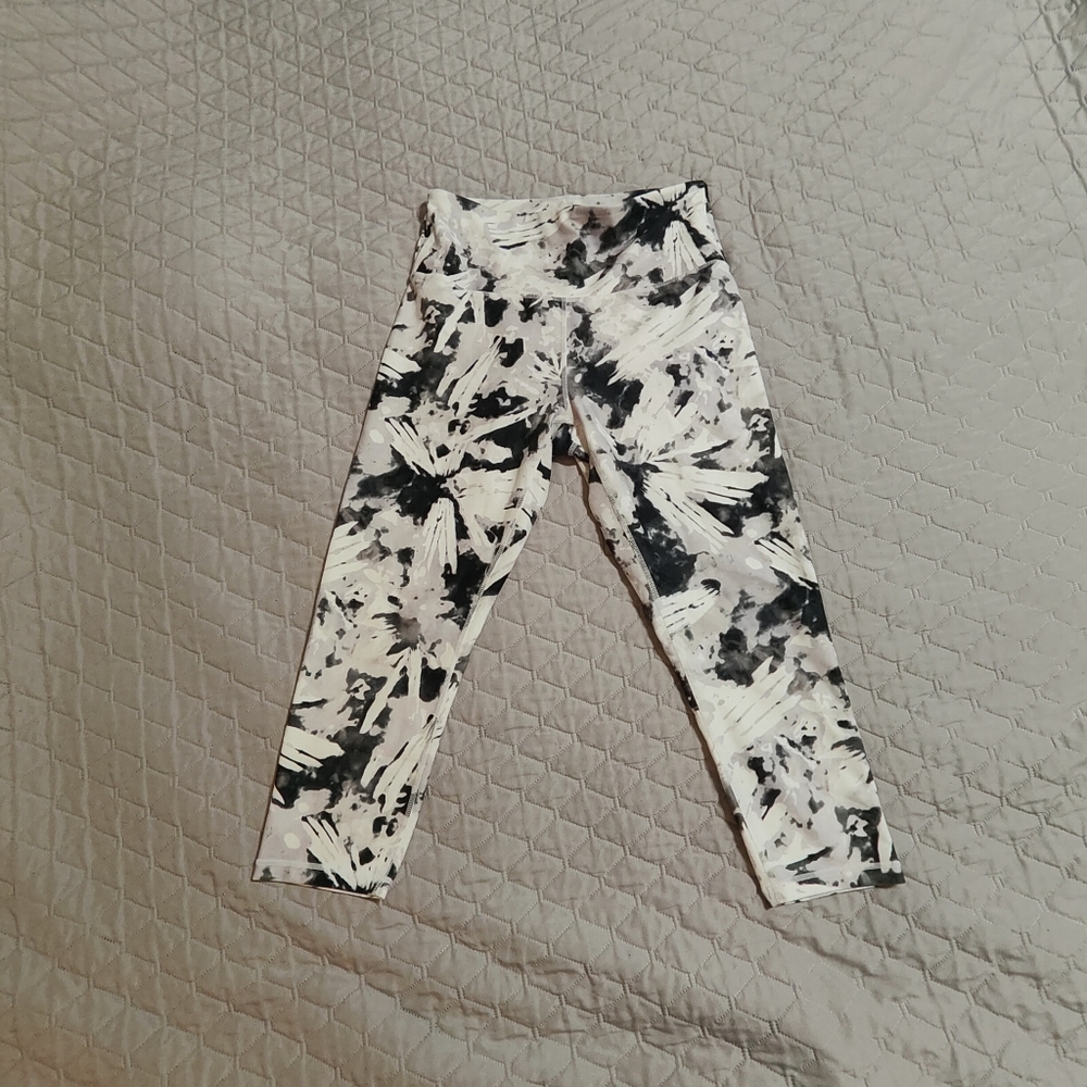 Balance Collection Cropped Leggings - Picture 2 of 5